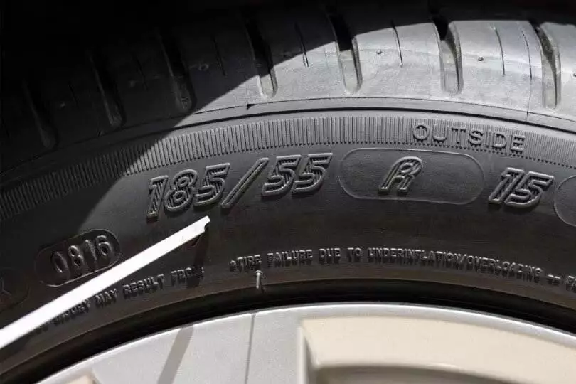 Width of tire and ratio of height to width